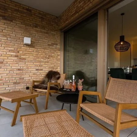 Huswell - Beautiful With Terrace And Parking Daire